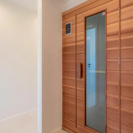 Panne-o-rama 601, 5 Bedrooms - 10p, Luxurious, Breathtaking Sea View De Panne