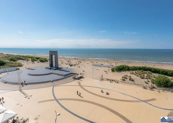 Apartamento Panne-o-rama 601, 5 Bedrooms - 10p, Luxurious, Breathtaking Sea View De Panne